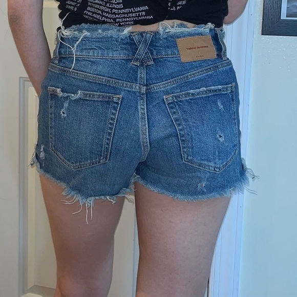ZARA trf denim shorts with heart pockets - Picture 5 of 5